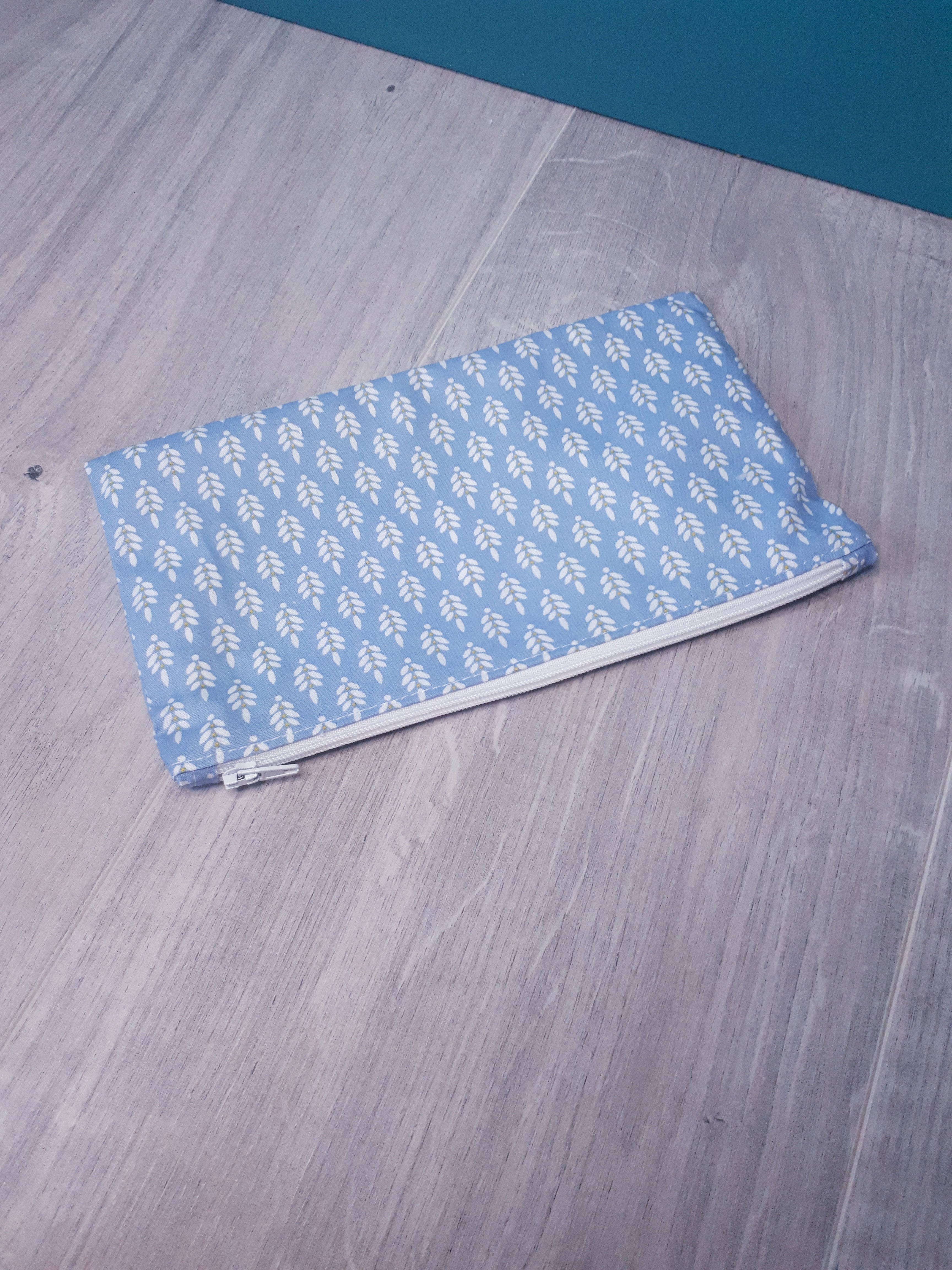 Trousse plate épis bleus