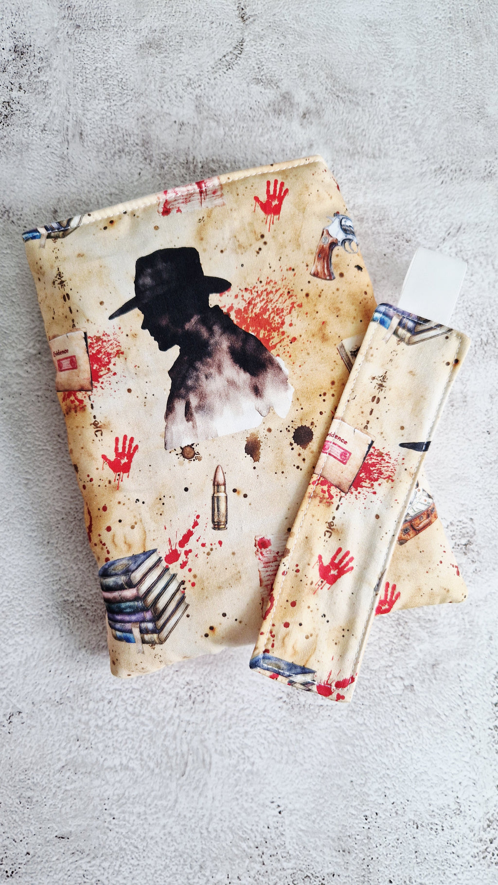 Housse livre avec marque page " thriller "