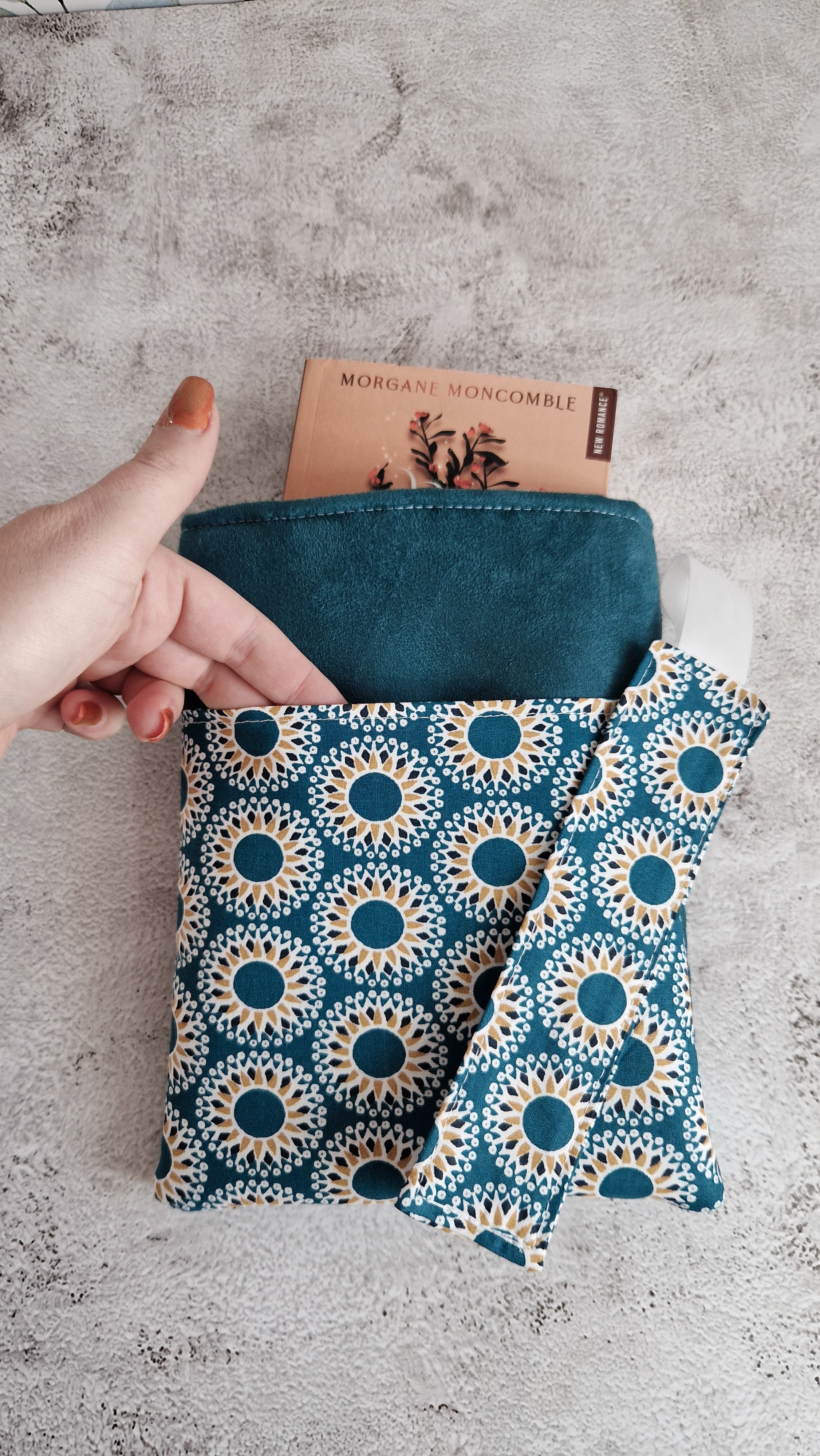 Housse à livre avec poche bleu canard