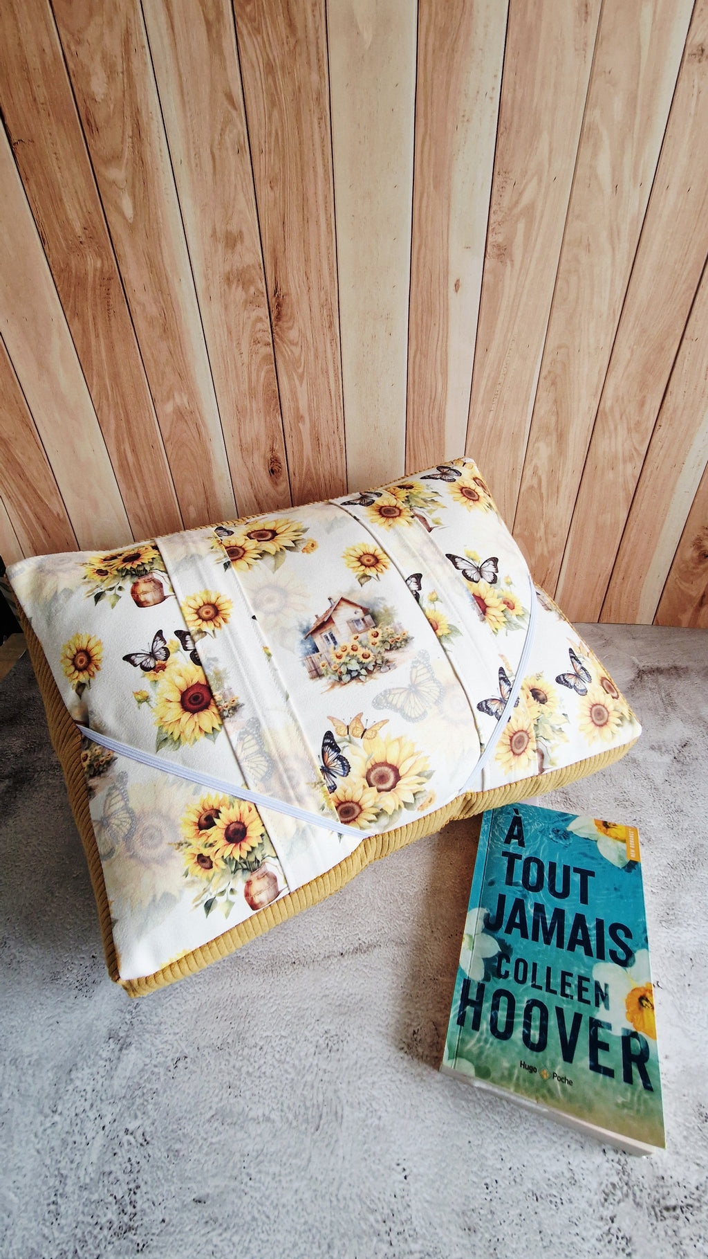 Coussin lecture tournesols papillons