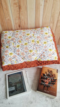 Coussin lecture fleurs orange minky brique