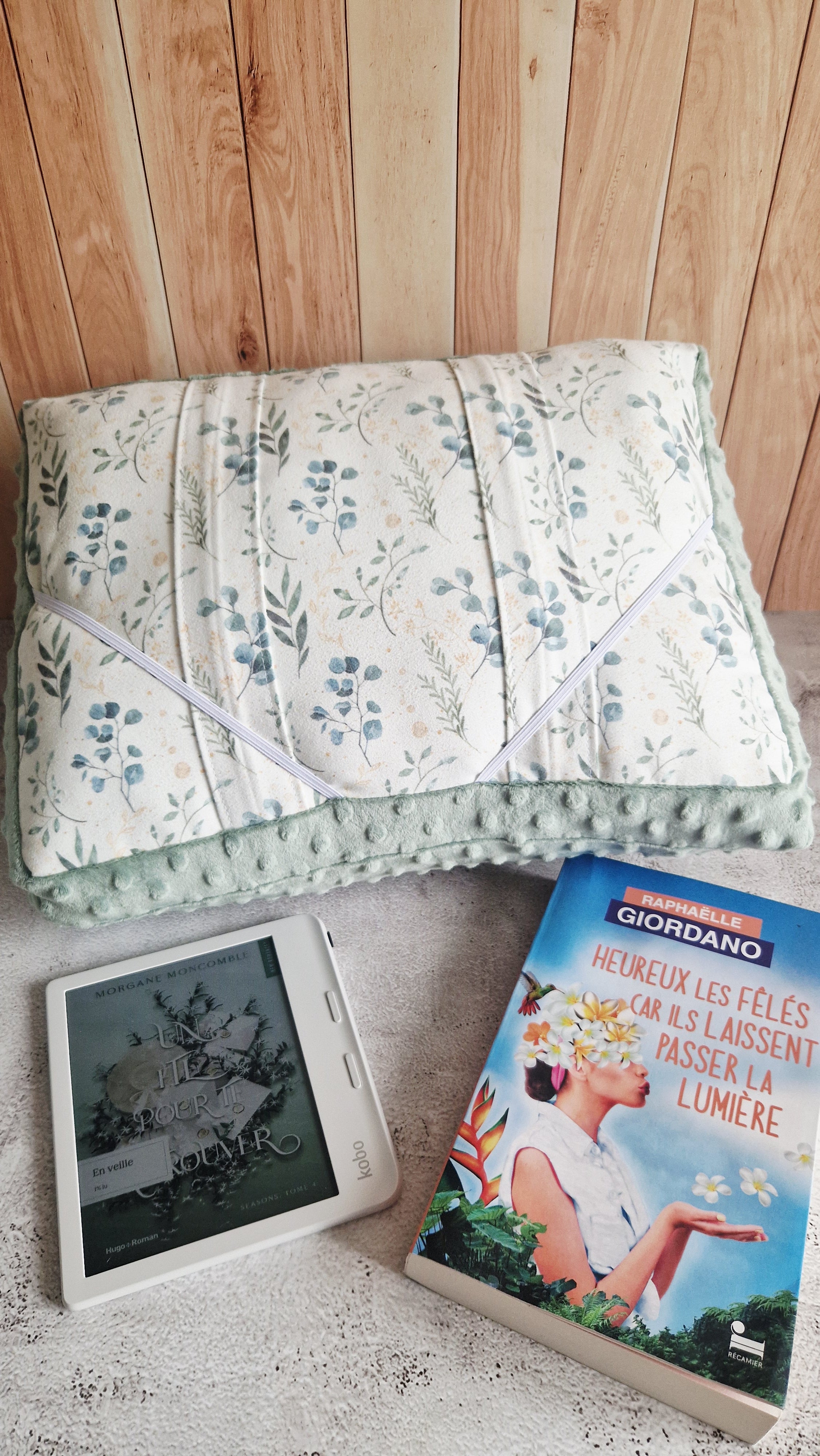 Coussin lecture eucalyptus minky kaki