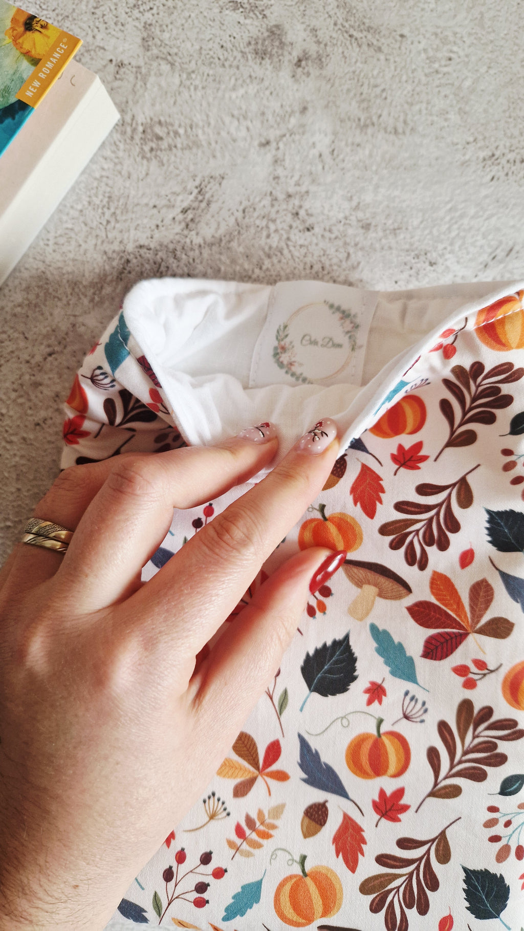 Housse à livre feuilles d'automne et coton blanc