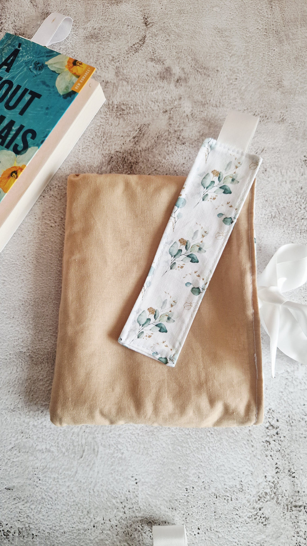 Housse à livre eucalyptus et tissu beige