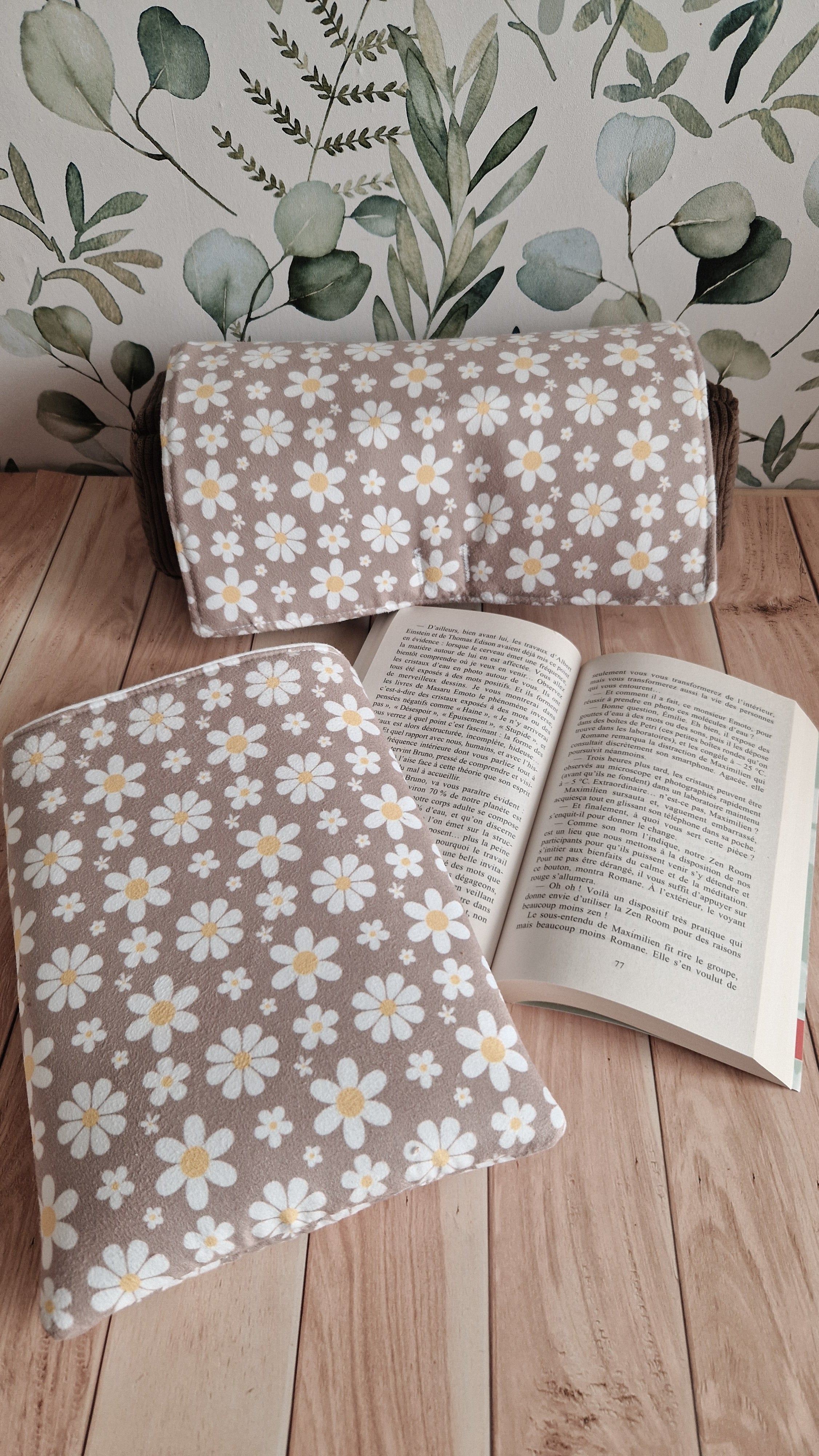 Coussin nomade marguerites marrons format pocket