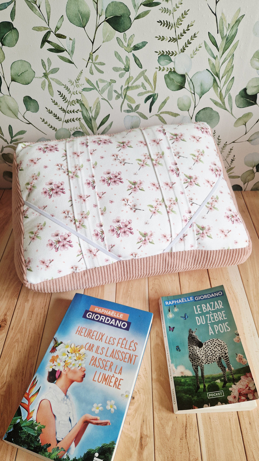 Coussin lecture 2 en 1 cerisier blanc
