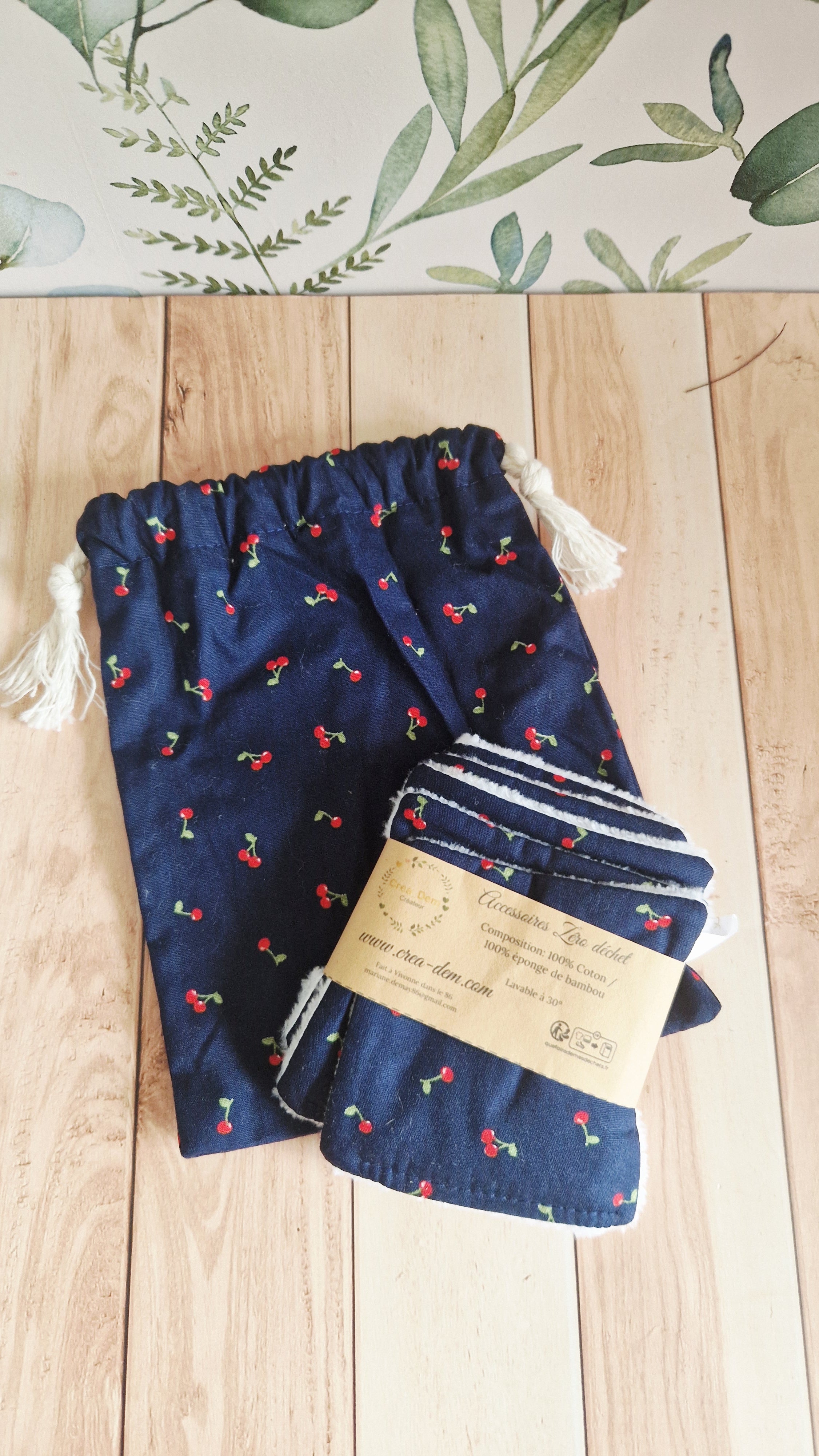 Lot 5 lingettes avec sac assortis cerises fond bleu